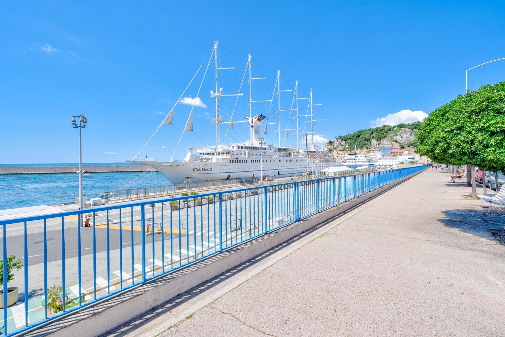 Port De Nice,